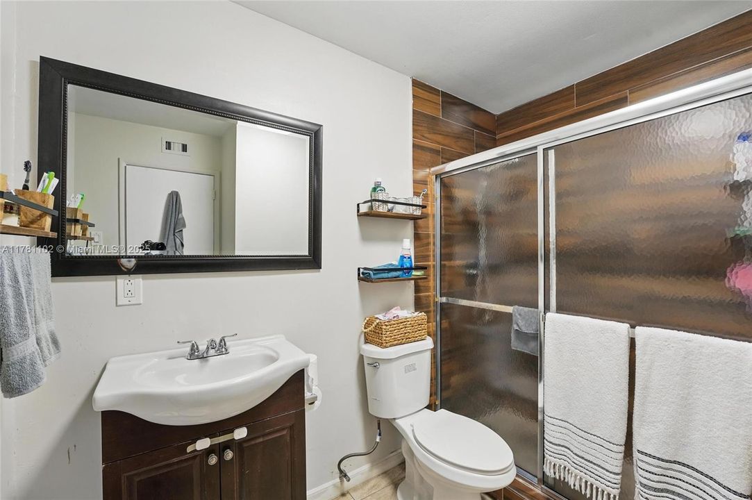 Recently Sold: $349,990 (4 beds, 2 baths, 1177 Square Feet)