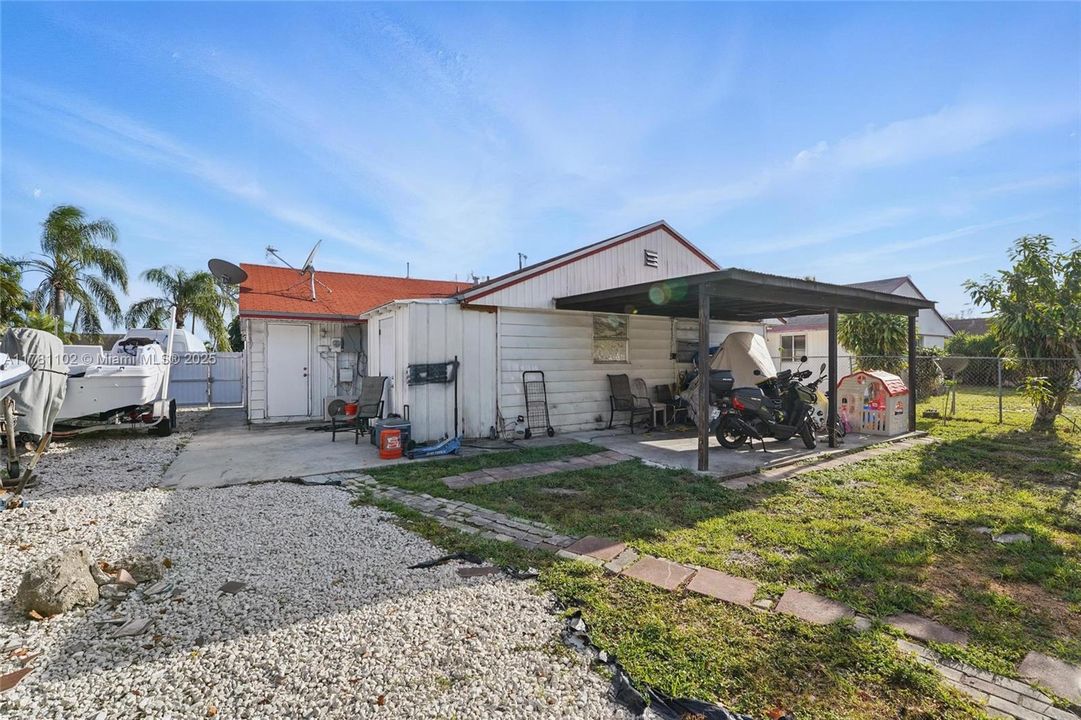 Recently Sold: $349,990 (4 beds, 2 baths, 1177 Square Feet)