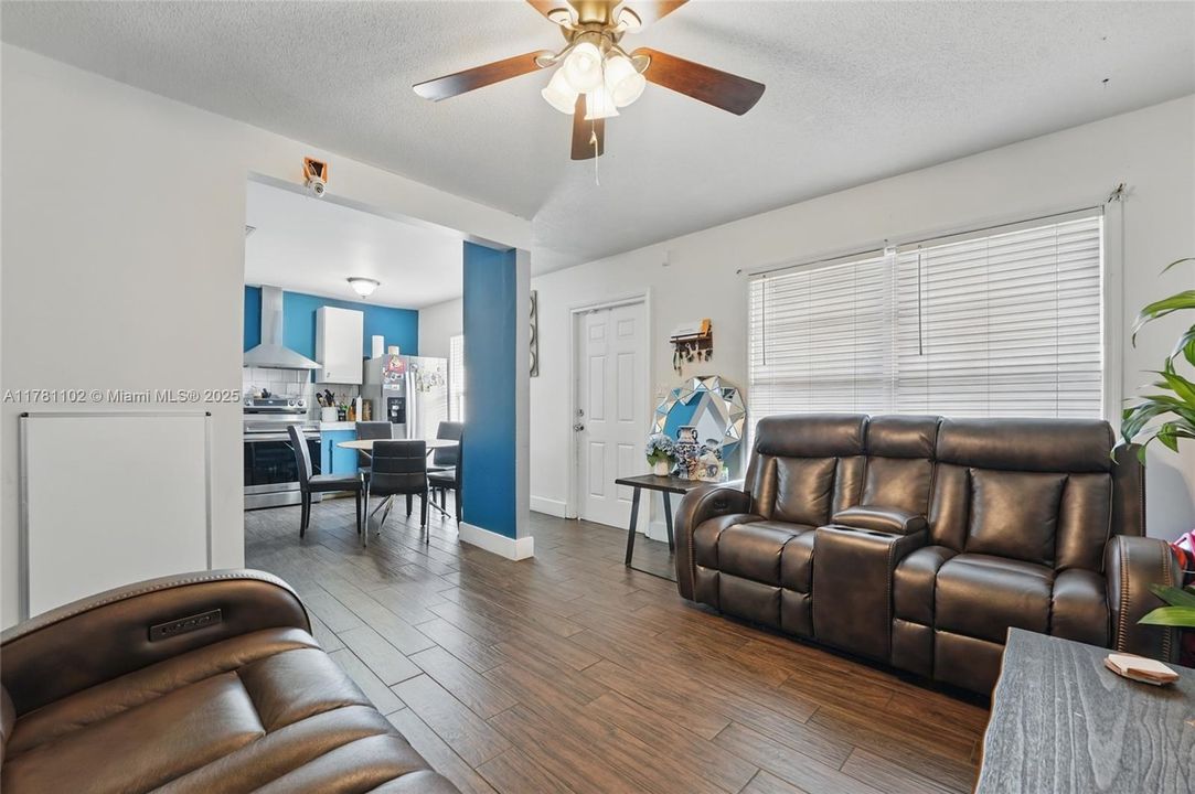 Recently Sold: $349,990 (4 beds, 2 baths, 1177 Square Feet)