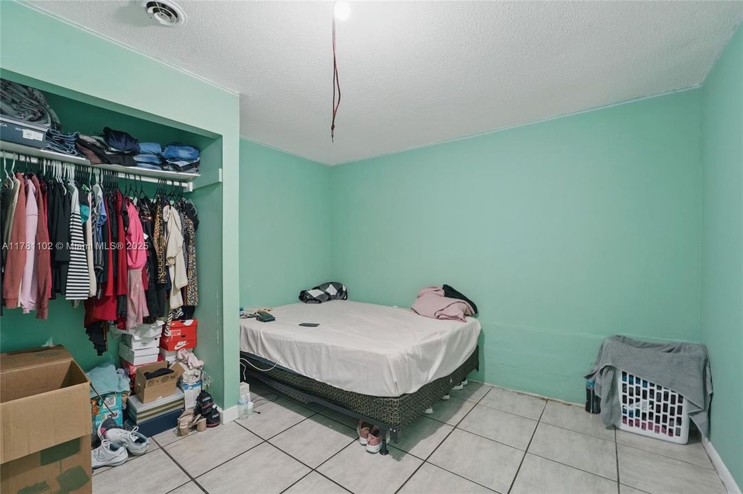 Recently Sold: $349,990 (4 beds, 2 baths, 1177 Square Feet)