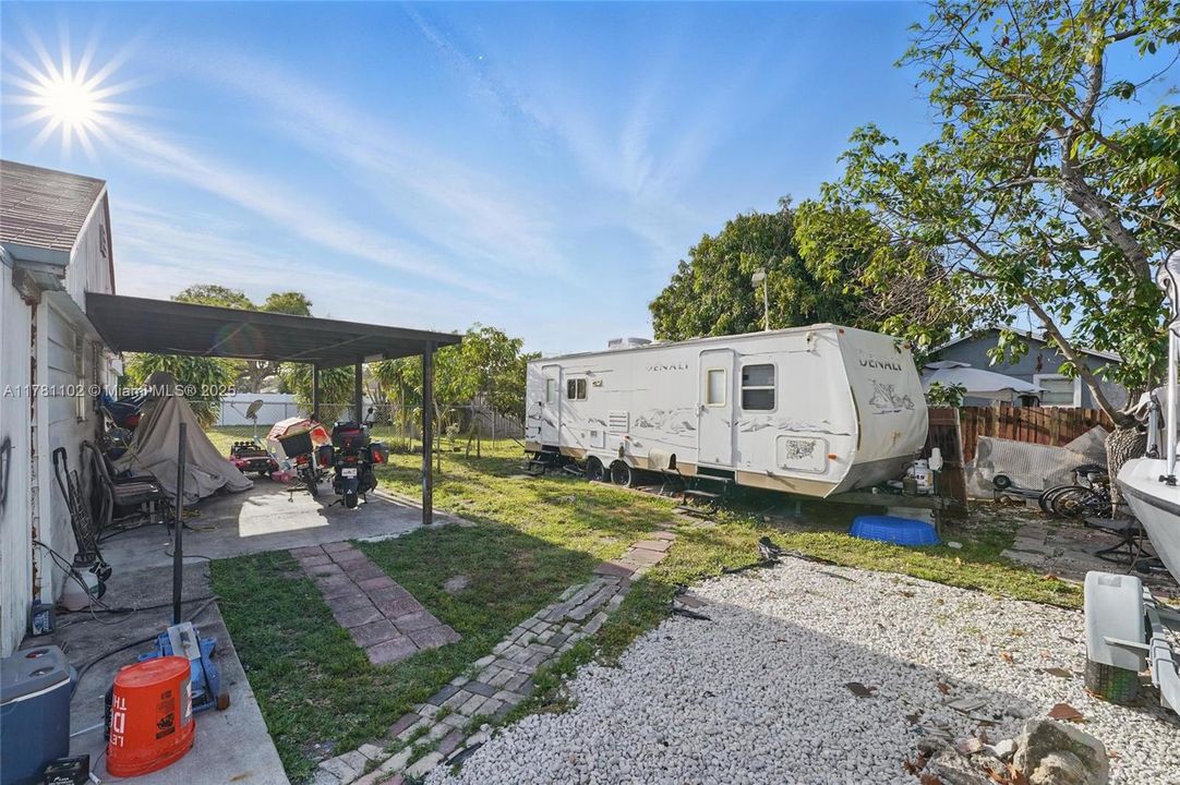 Recently Sold: $349,990 (4 beds, 2 baths, 1177 Square Feet)