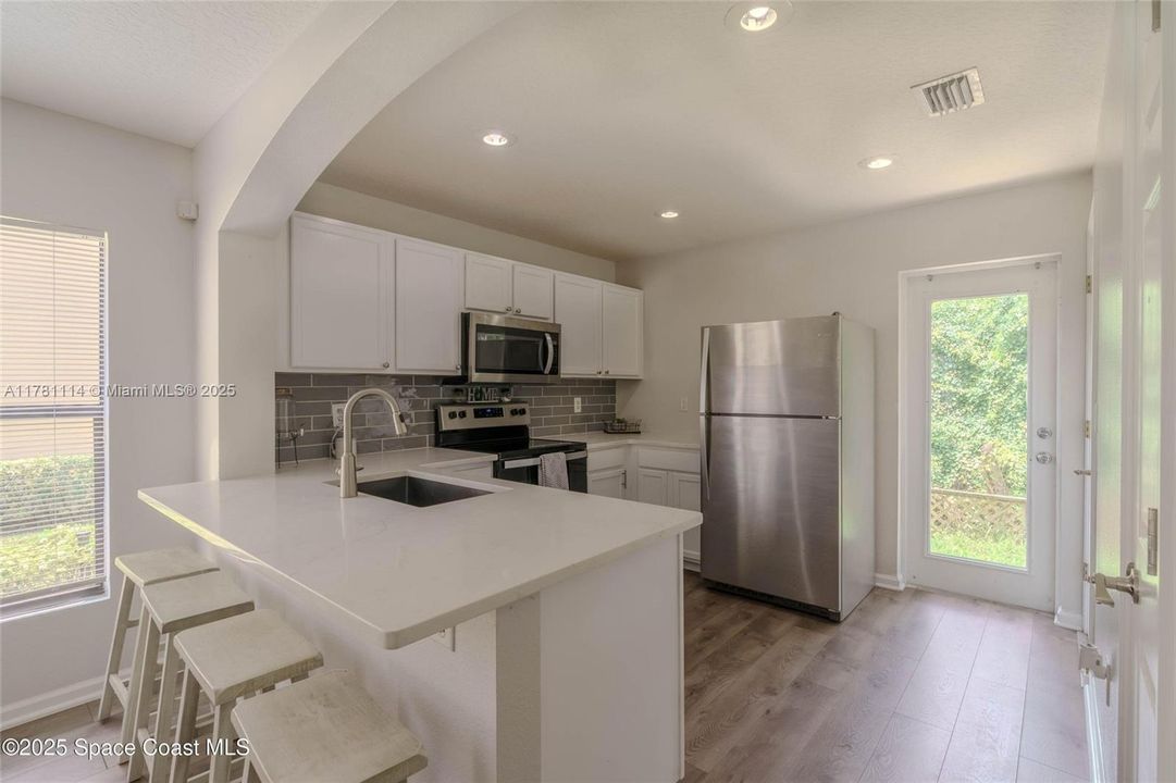 待售: $287,000 (3 贝兹, 2 浴室, 0 平方英尺)