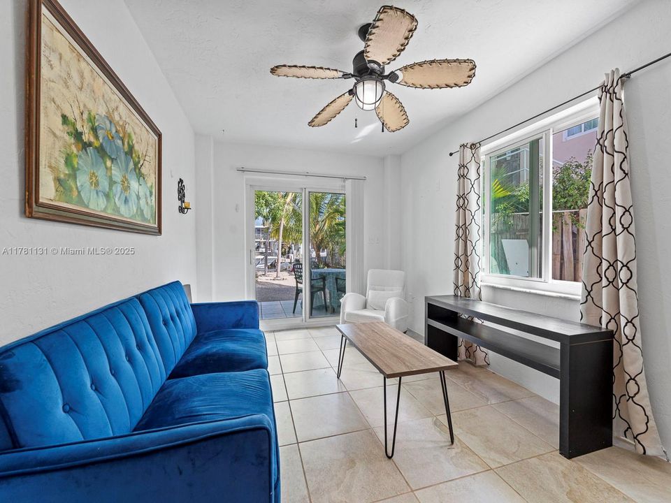 Recently Rented: $2,000 (1 beds, 1 baths, 550 Square Feet)