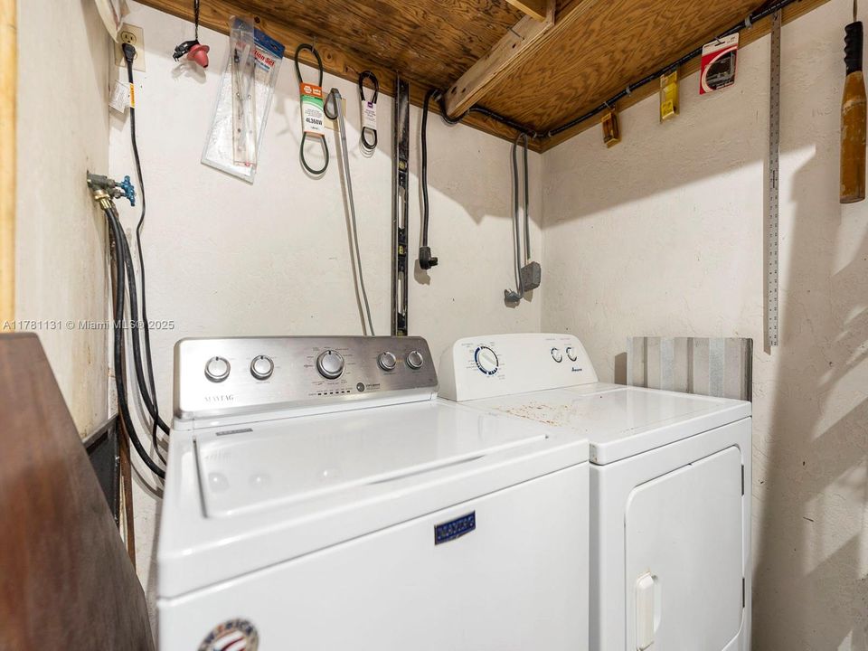 Recently Rented: $2,000 (1 beds, 1 baths, 550 Square Feet)