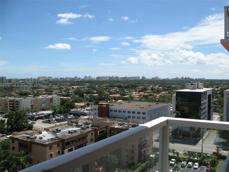 Recently Rented: $2,100 (1 beds, 1 baths, 685 Square Feet)