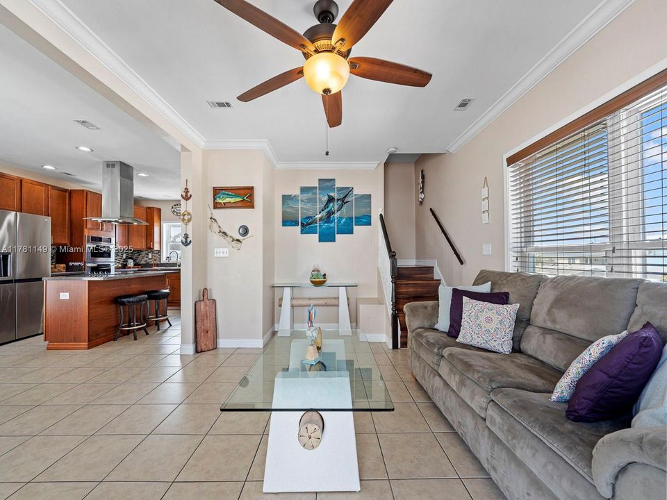 Recently Rented: $4,500 (3 beds, 3 baths, 1456 Square Feet)