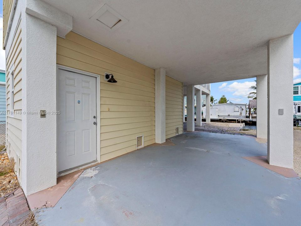 Recently Rented: $4,500 (3 beds, 3 baths, 1456 Square Feet)