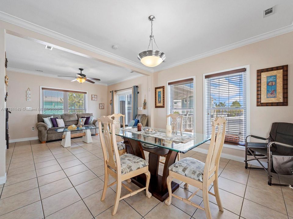 Recently Rented: $4,500 (3 beds, 3 baths, 1456 Square Feet)