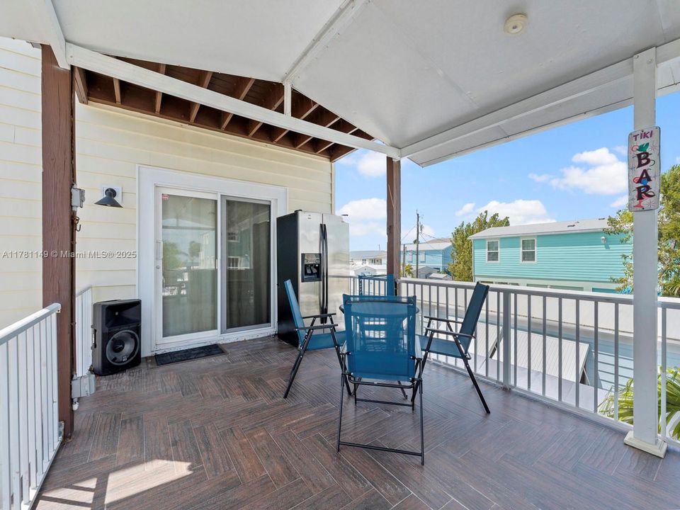 Recently Rented: $4,500 (3 beds, 3 baths, 1456 Square Feet)