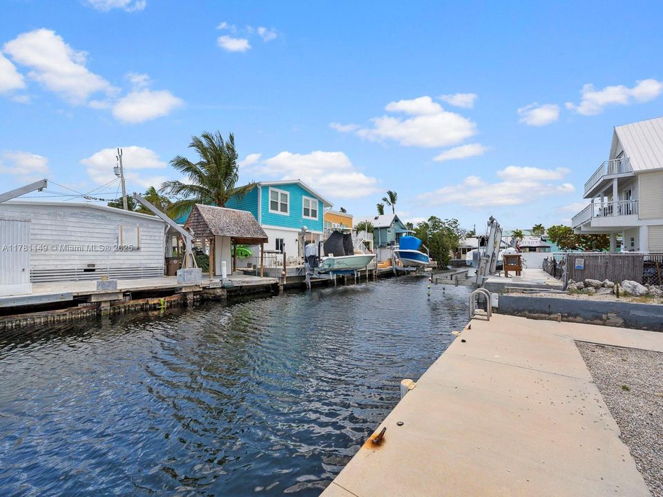 Recently Rented: $4,500 (3 beds, 3 baths, 1456 Square Feet)