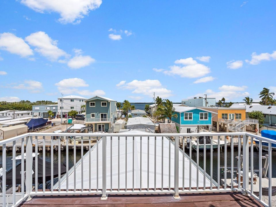 Recently Rented: $4,500 (3 beds, 3 baths, 1456 Square Feet)