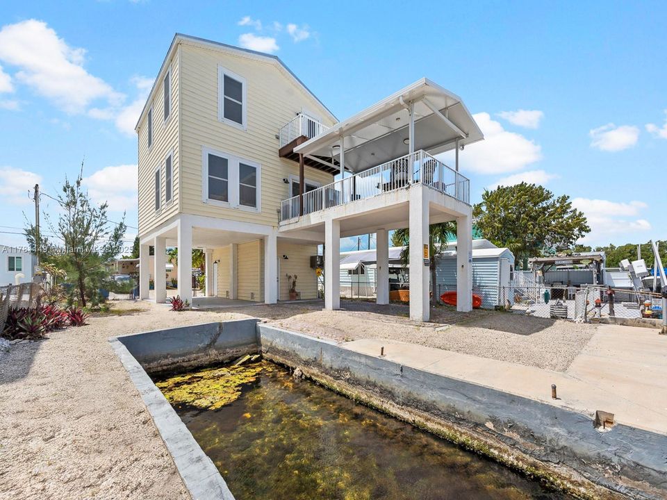 Recently Rented: $4,500 (3 beds, 3 baths, 1456 Square Feet)