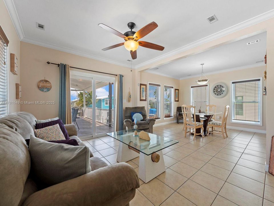 Recently Rented: $4,500 (3 beds, 3 baths, 1456 Square Feet)