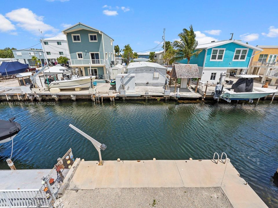 Recently Rented: $4,500 (3 beds, 3 baths, 1456 Square Feet)