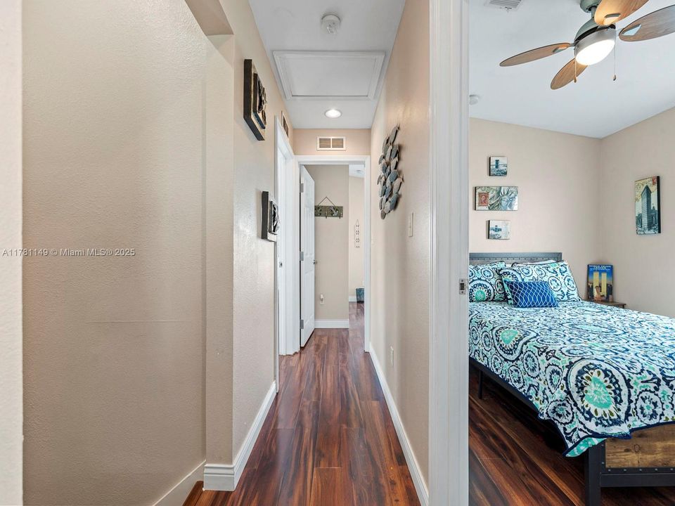 Recently Rented: $4,500 (3 beds, 3 baths, 1456 Square Feet)