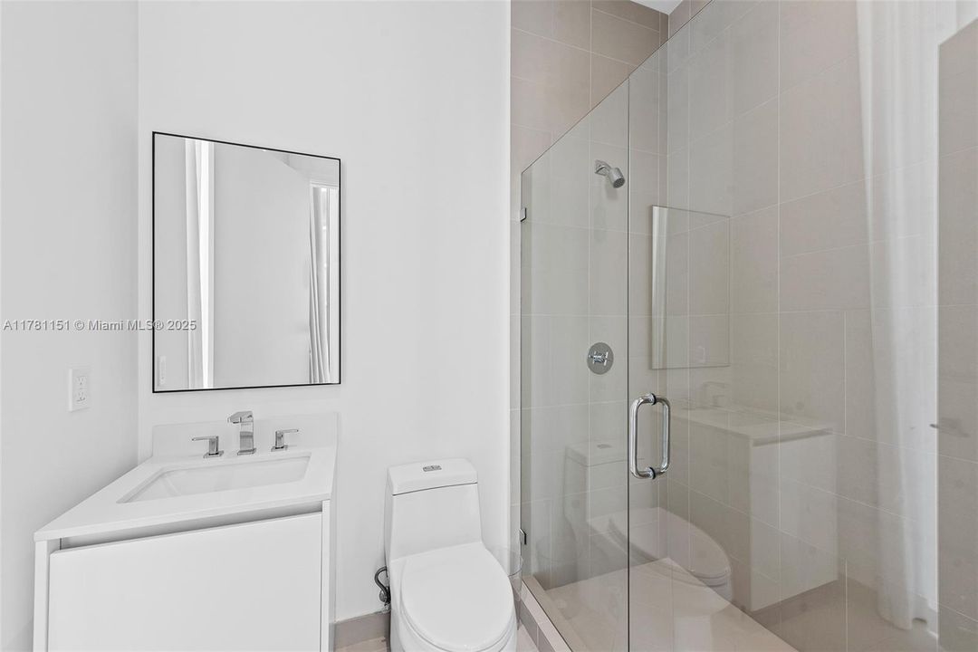 Recently Sold: $6,395,000 (3 beds, 3 baths, 2558 Square Feet)