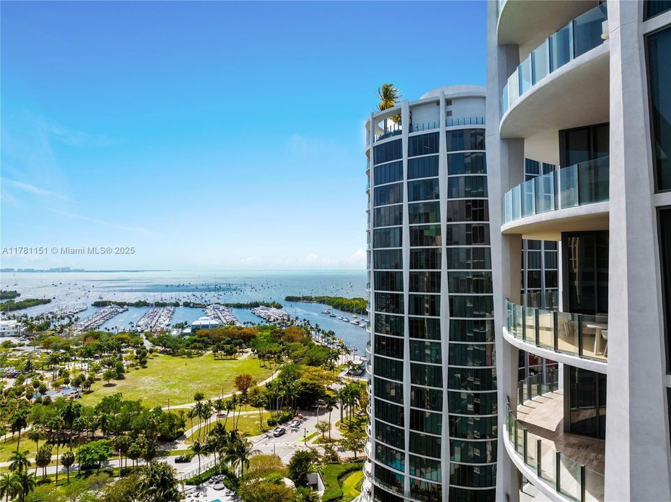 Recently Sold: $6,395,000 (3 beds, 3 baths, 2558 Square Feet)