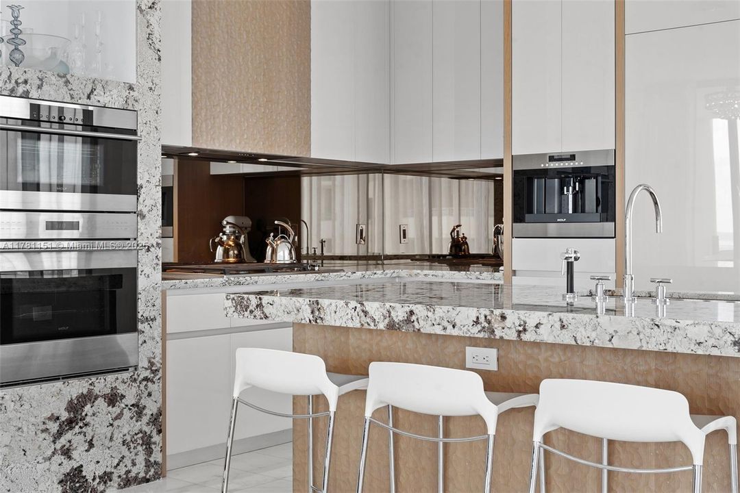 Recently Sold: $6,395,000 (3 beds, 3 baths, 2558 Square Feet)