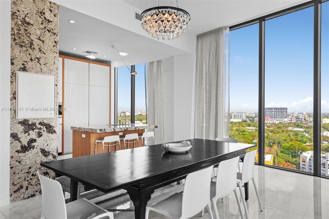Recently Sold: $6,395,000 (3 beds, 3 baths, 2558 Square Feet)