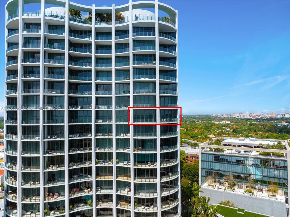 Recently Sold: $6,395,000 (3 beds, 3 baths, 2558 Square Feet)