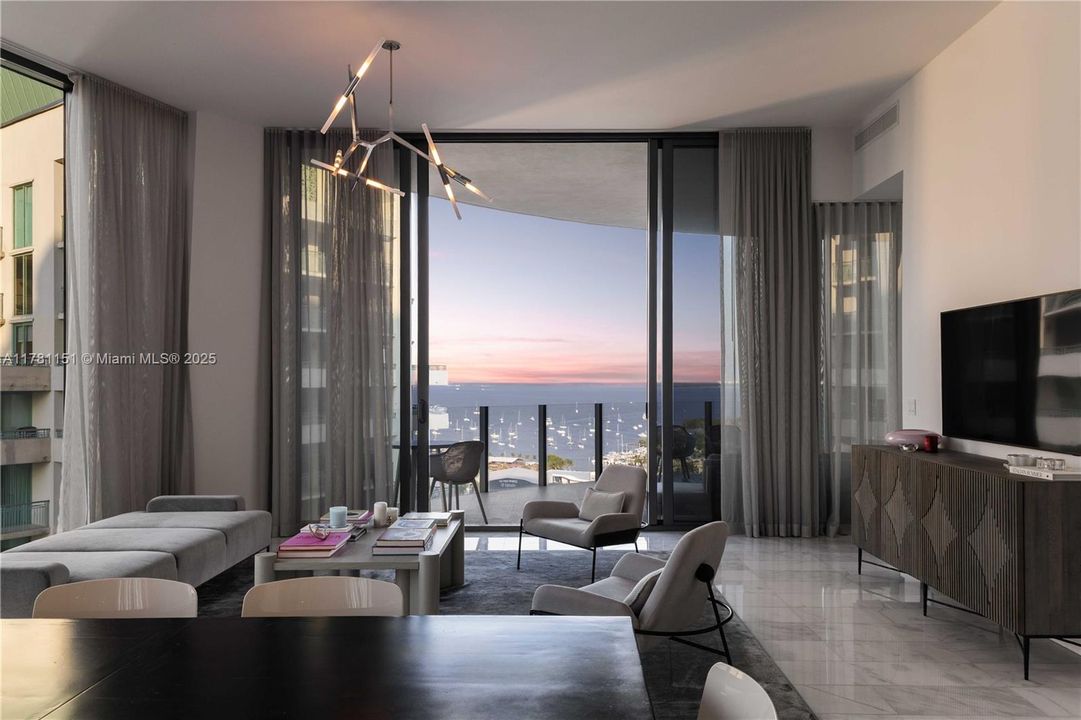 Recently Sold: $6,395,000 (3 beds, 3 baths, 2558 Square Feet)