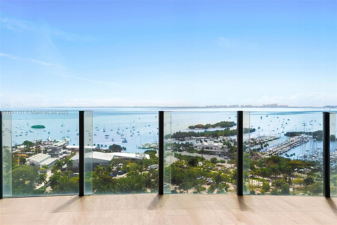 Recently Sold: $6,395,000 (3 beds, 3 baths, 2558 Square Feet)