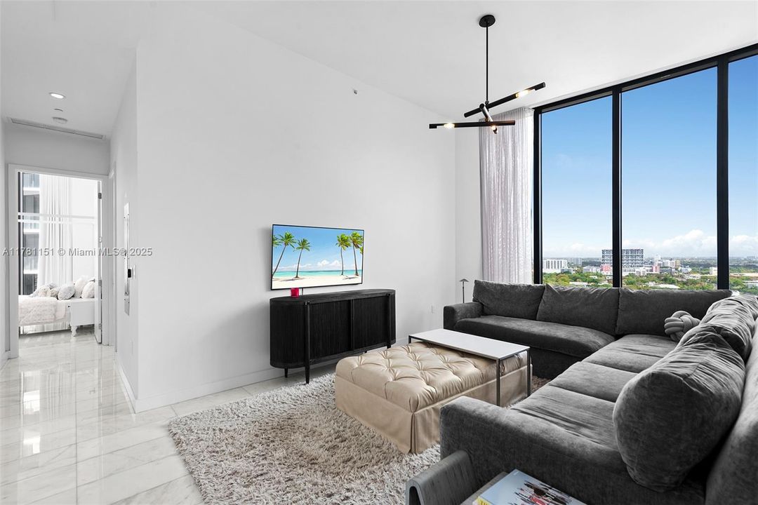 Recently Sold: $6,395,000 (3 beds, 3 baths, 2558 Square Feet)