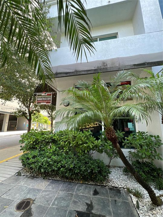 For Sale: $339,000 (1 beds, 1 baths, 712 Square Feet)