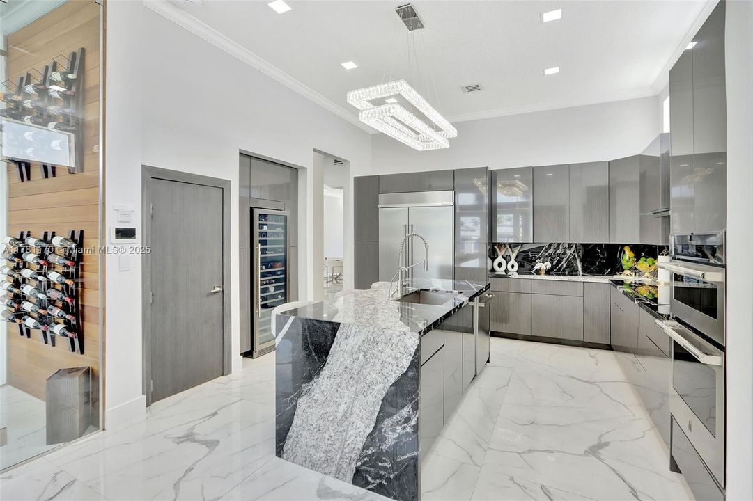 En Venta: $5,750,000 (4 camas, 4 baños, 4365 Pies cuadrados)