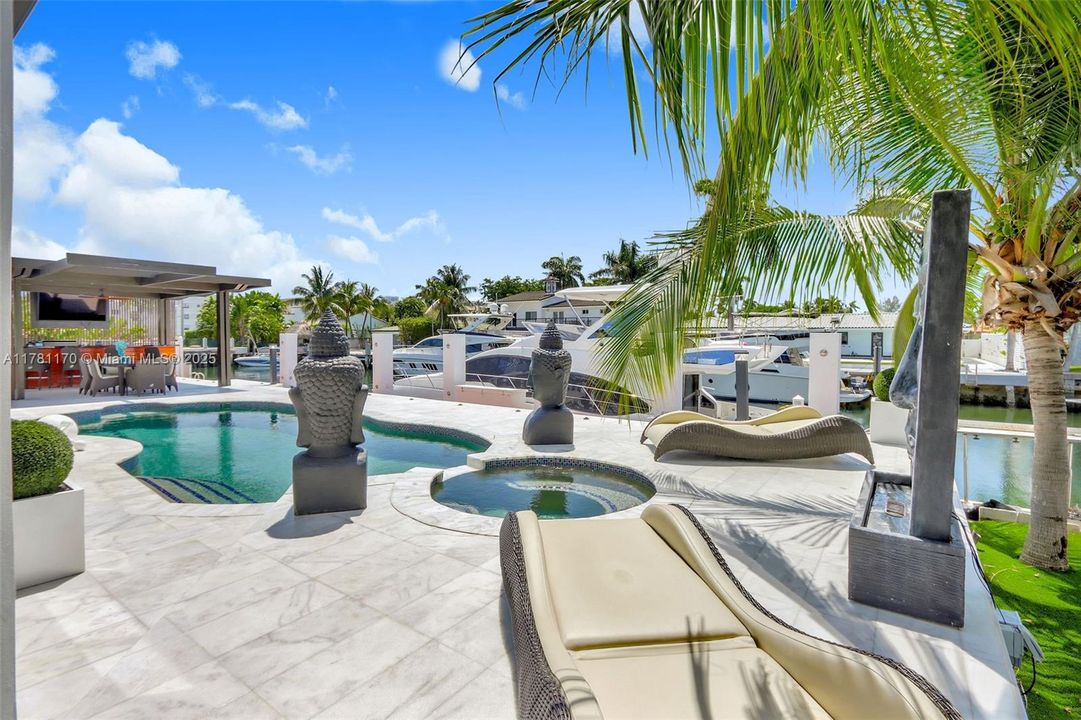 En Venta: $5,750,000 (4 camas, 4 baños, 4365 Pies cuadrados)