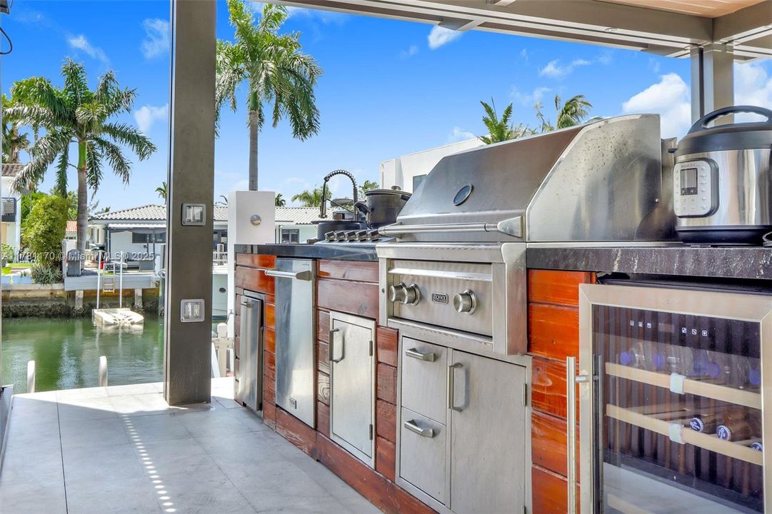 En Venta: $5,750,000 (4 camas, 4 baños, 4365 Pies cuadrados)