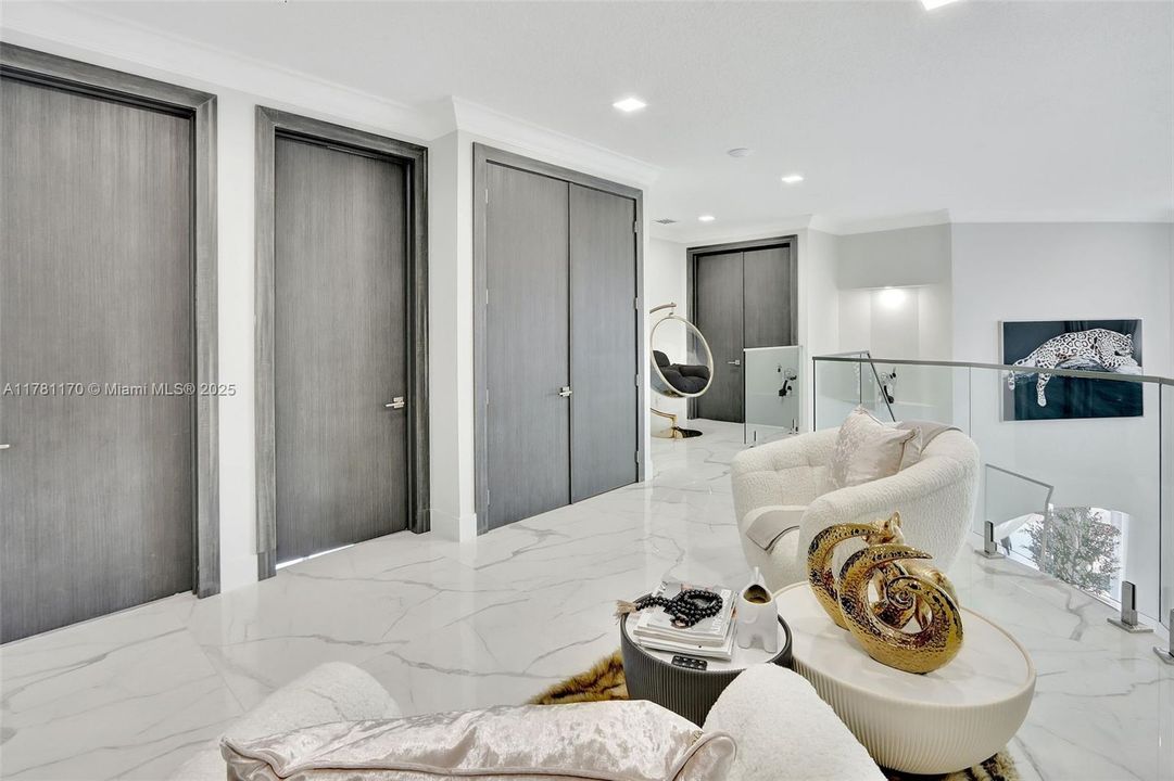 En Venta: $5,750,000 (4 camas, 4 baños, 4365 Pies cuadrados)