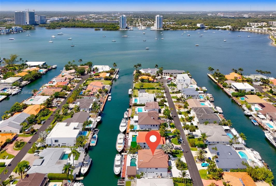 En Venta: $5,750,000 (4 camas, 4 baños, 4365 Pies cuadrados)