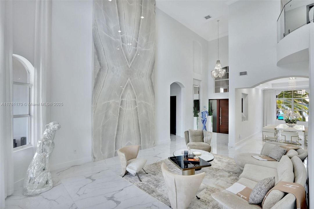 En Venta: $5,750,000 (4 camas, 4 baños, 4365 Pies cuadrados)