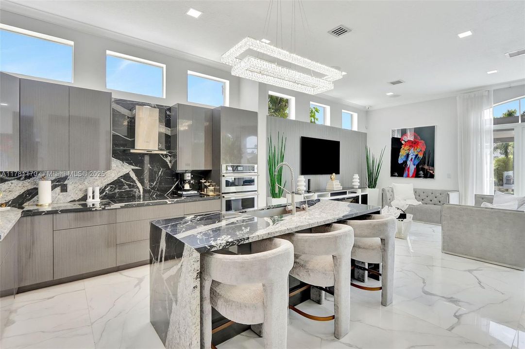 En Venta: $5,750,000 (4 camas, 4 baños, 4365 Pies cuadrados)