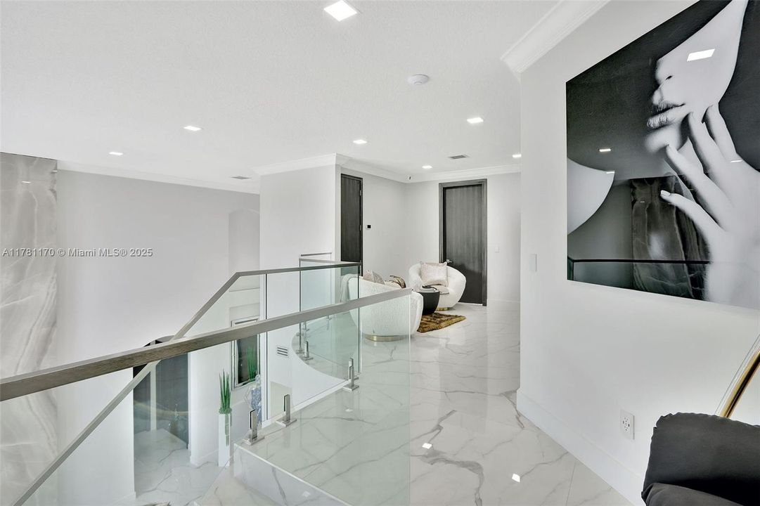 En Venta: $5,750,000 (4 camas, 4 baños, 4365 Pies cuadrados)