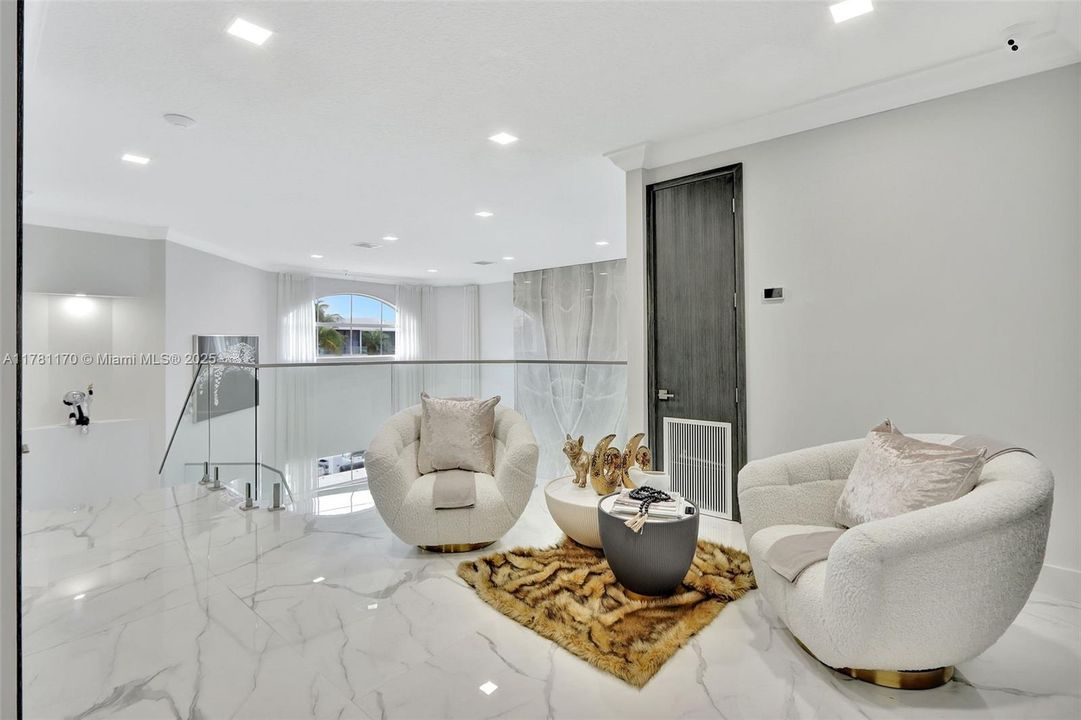 En Venta: $5,750,000 (4 camas, 4 baños, 4365 Pies cuadrados)