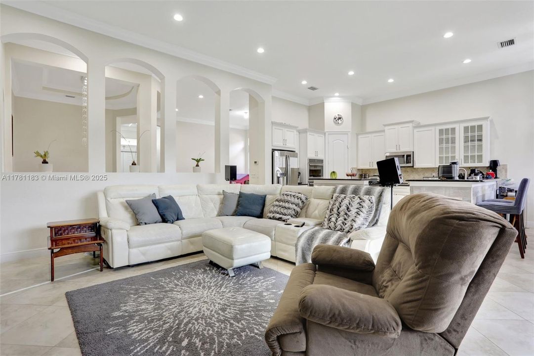 Recently Sold: $1,100,000 (5 beds, 4 baths, 3188 Square Feet)