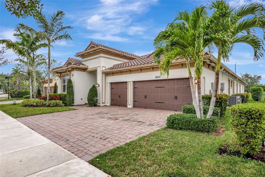 Recently Sold: $1,100,000 (5 beds, 4 baths, 3188 Square Feet)