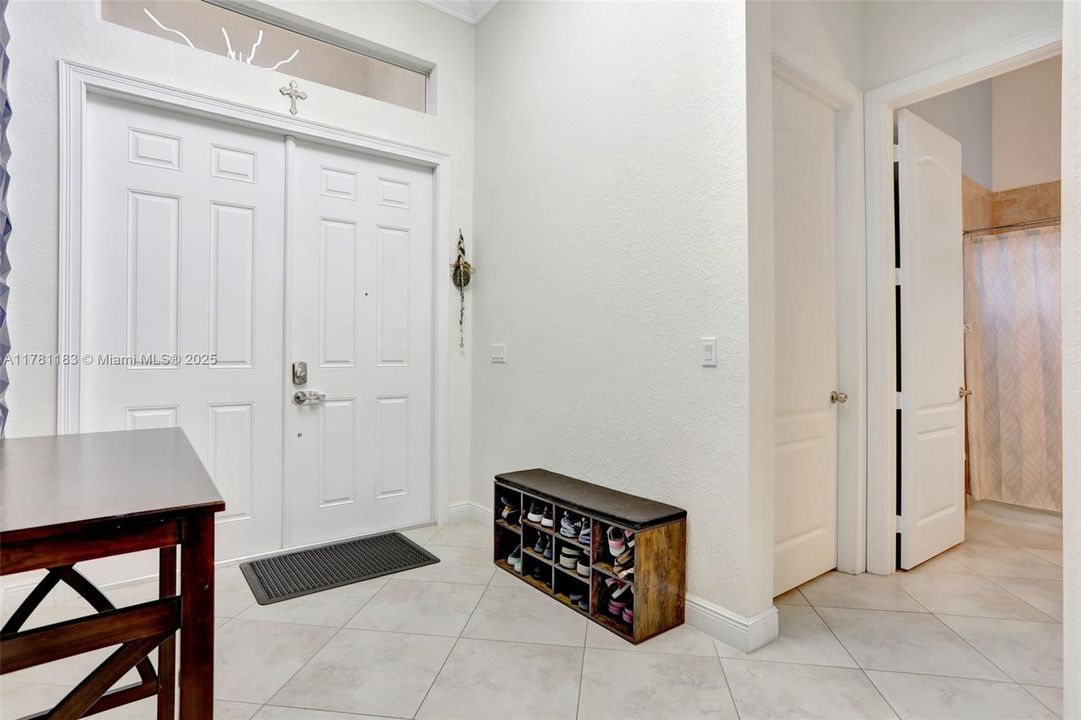 Recently Sold: $1,100,000 (5 beds, 4 baths, 3188 Square Feet)