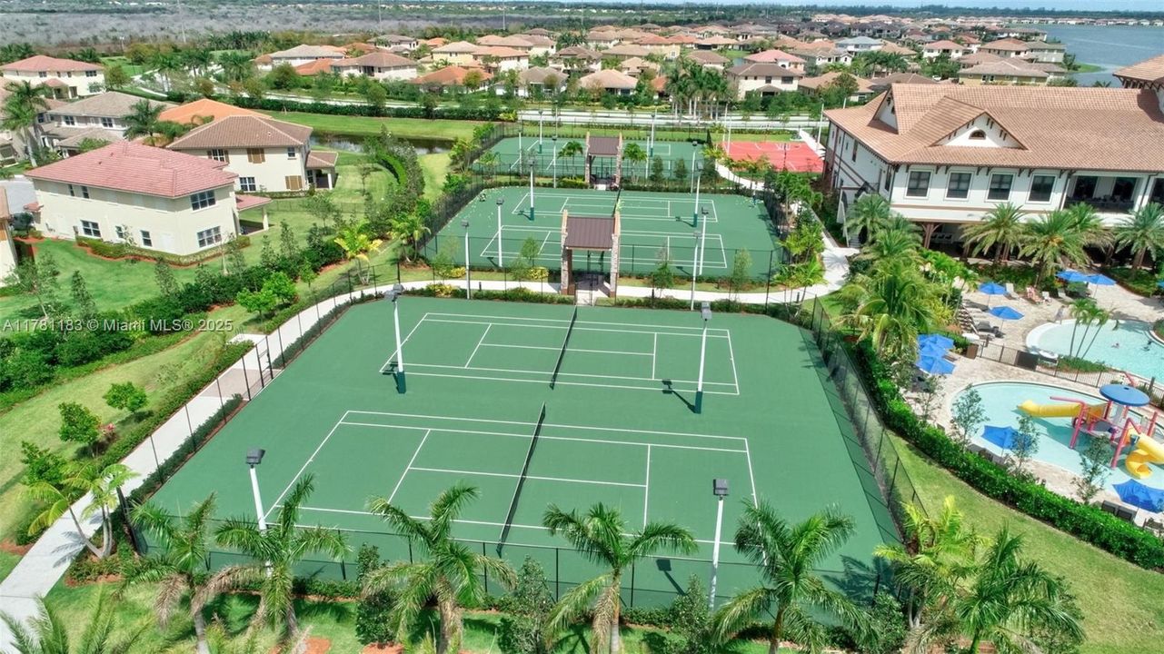 Recently Sold: $1,100,000 (5 beds, 4 baths, 3188 Square Feet)