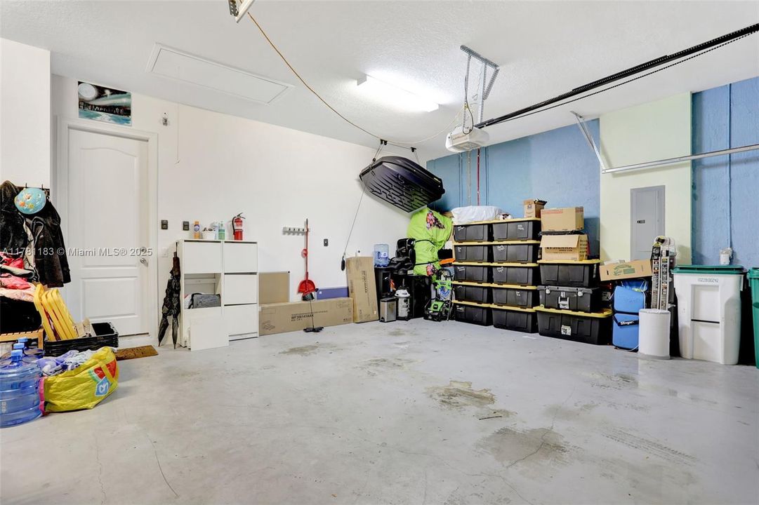 Recently Sold: $1,100,000 (5 beds, 4 baths, 3188 Square Feet)