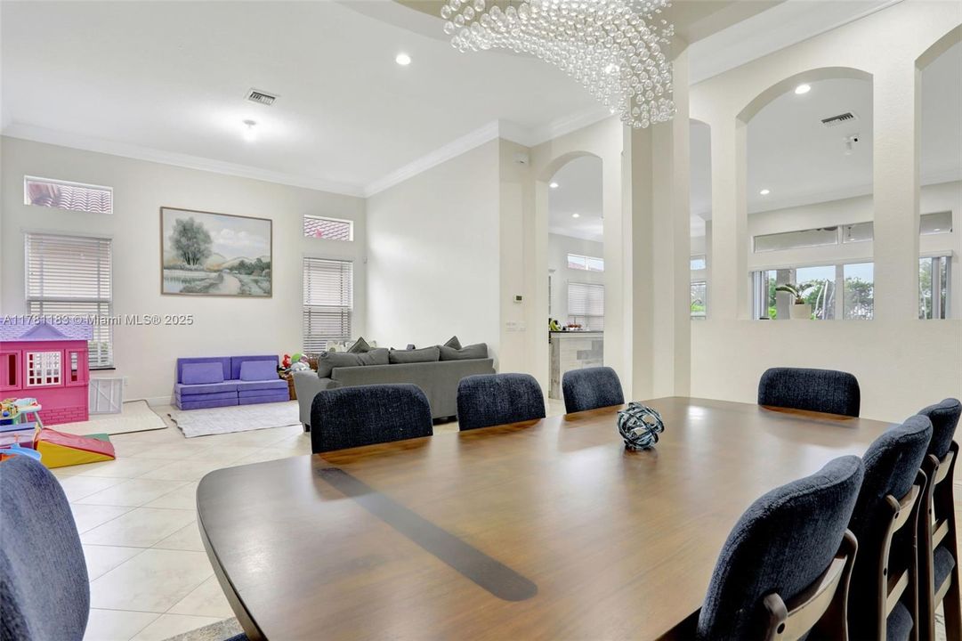 Recently Sold: $1,100,000 (5 beds, 4 baths, 3188 Square Feet)