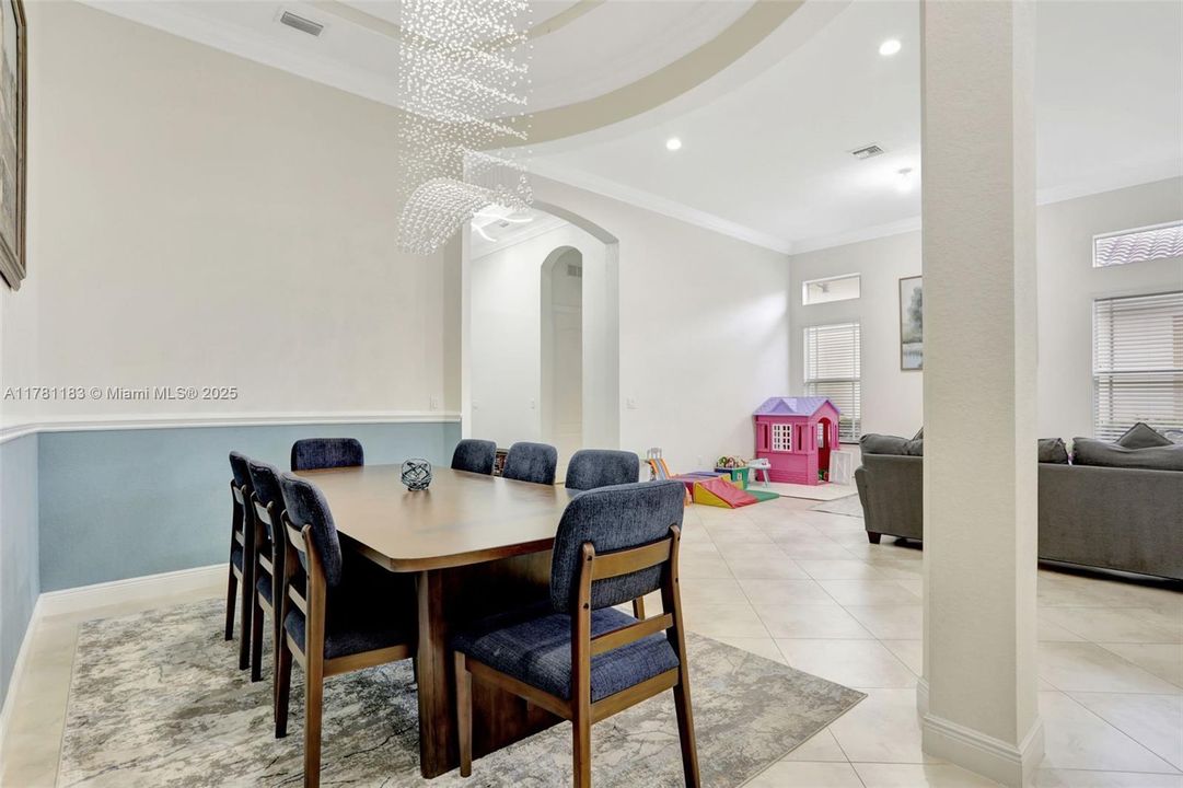 Recently Sold: $1,100,000 (5 beds, 4 baths, 3188 Square Feet)