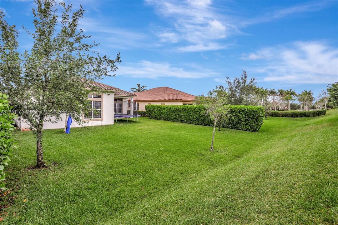 Recently Sold: $1,100,000 (5 beds, 4 baths, 3188 Square Feet)