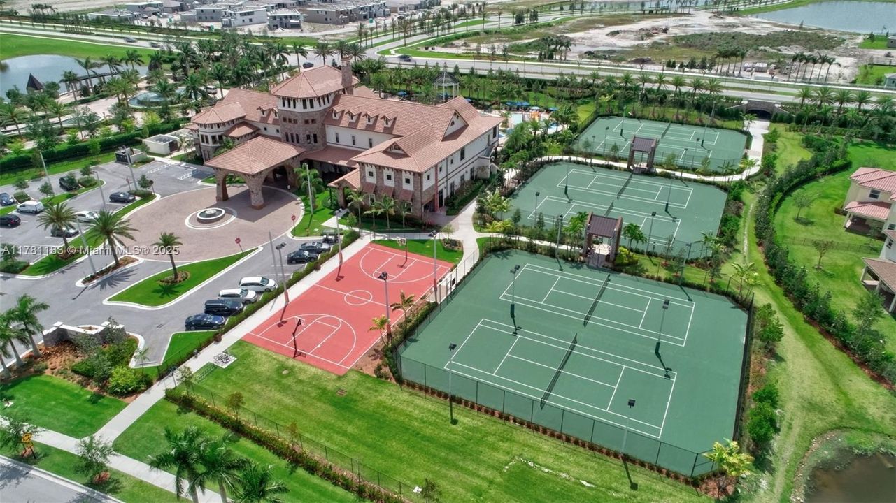 Recently Sold: $1,100,000 (5 beds, 4 baths, 3188 Square Feet)