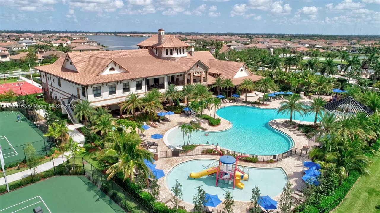 Recently Sold: $1,100,000 (5 beds, 4 baths, 3188 Square Feet)