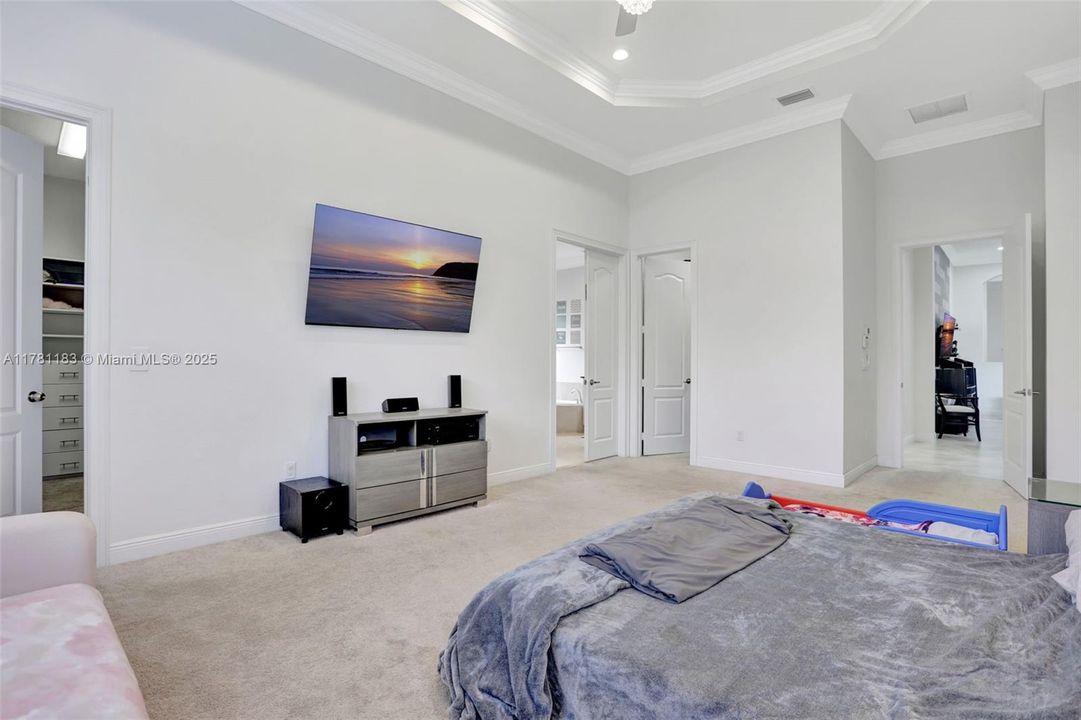 Recently Sold: $1,100,000 (5 beds, 4 baths, 3188 Square Feet)