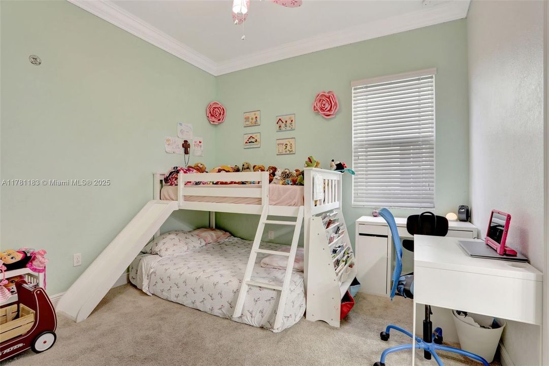 Recently Sold: $1,100,000 (5 beds, 4 baths, 3188 Square Feet)