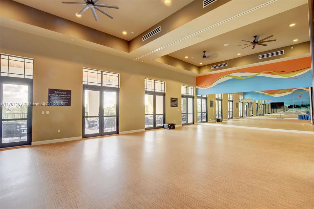 Recently Sold: $1,100,000 (5 beds, 4 baths, 3188 Square Feet)